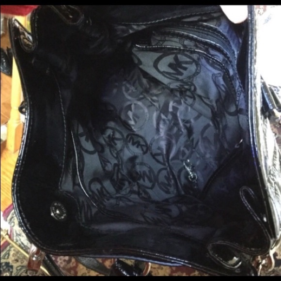 Michael Kors HAMILTON Black PATENT LEATHER Quilted Satchel Handbag Shoulder Bag - Picture 9 of 15